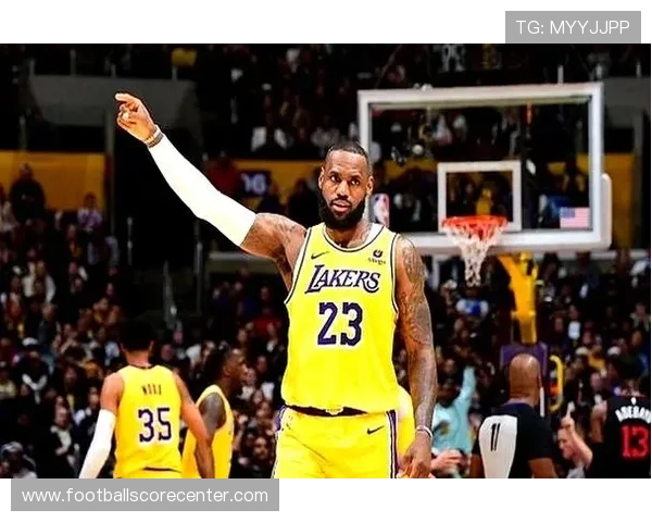 湖人詹姆斯关键时刻力挽狂澜带队险胜勇士